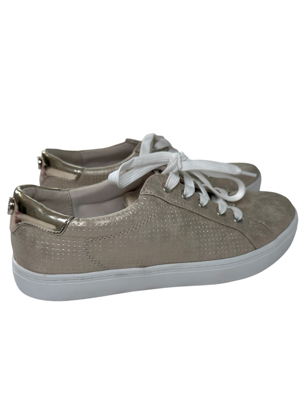 Liz Claiborne Warwick  Women’s 8.5 Sneakers 5’ Collector with Goldstone Lace up